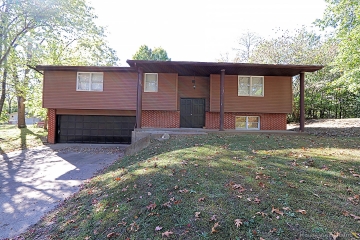 Home for sale in Cape Girardeau MO 3 bedrooms, 2 full baths and 1 half baths